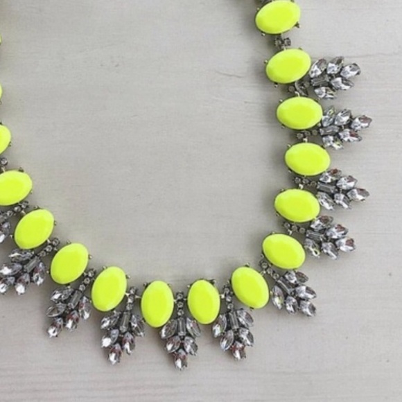 Neon yellow necklace - Picture 8 of 8